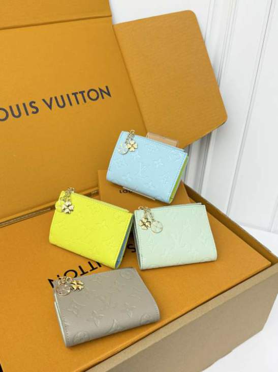 Picture of Louis Vuitton Wallets _SKUfw238467613fw